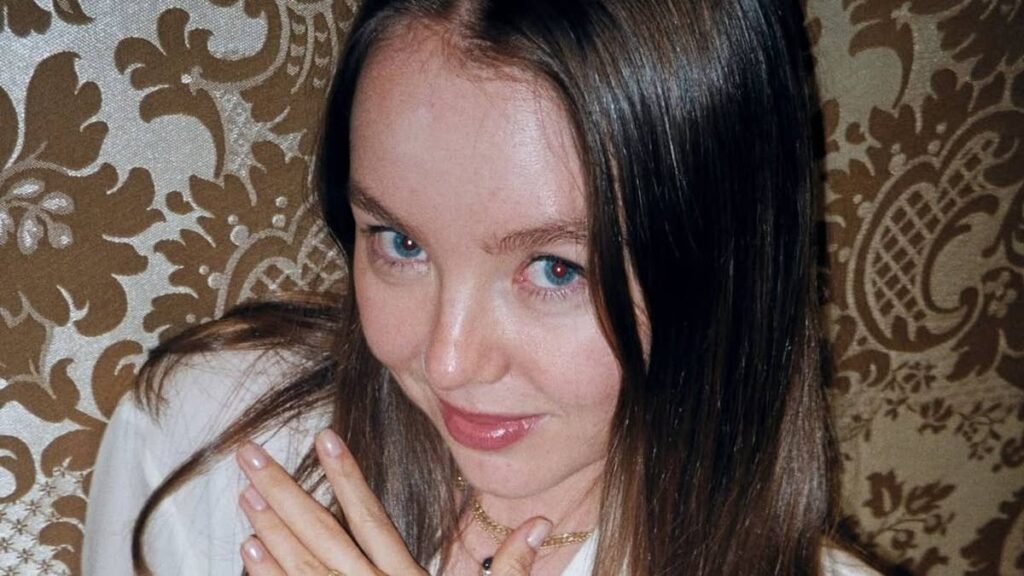 Princess Caroline’s daughter Alexandra announces engagement with photo of surprising diamond ring