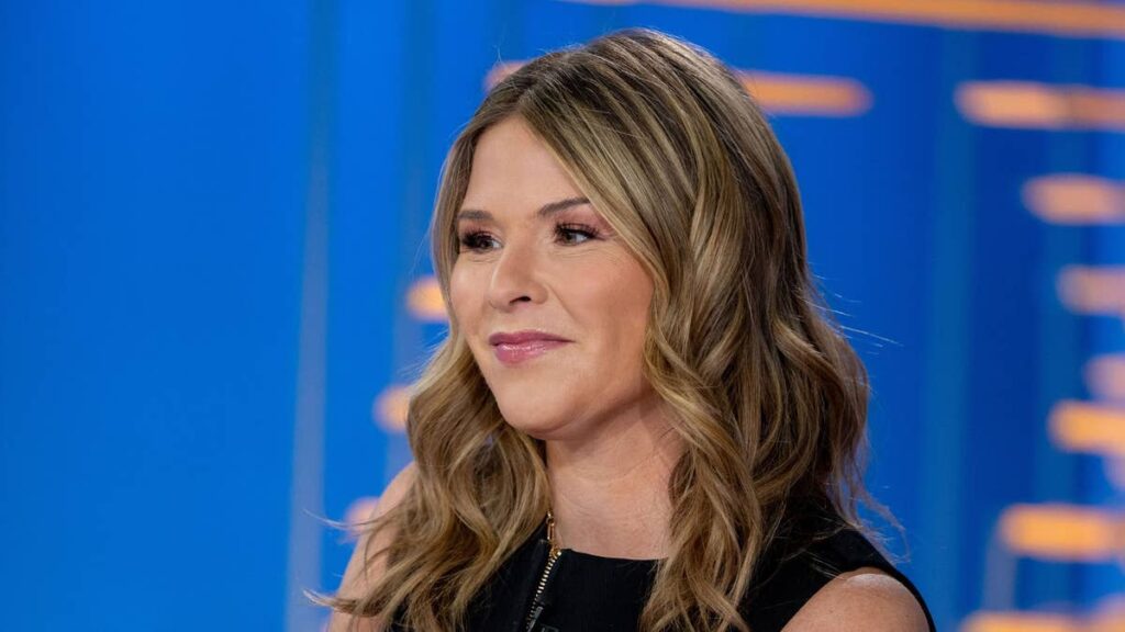 TODAY’s Jenna Bush Hager poses with daughters, mom and twin sister in glimpse of 11-acre family compound in Maine