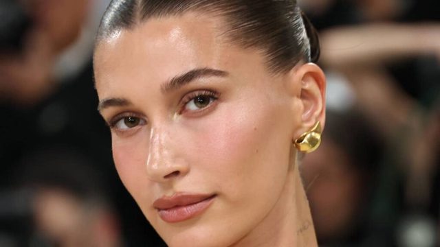 Hailey Bieber turns heads in daring green gown for glamorous date night with Justin