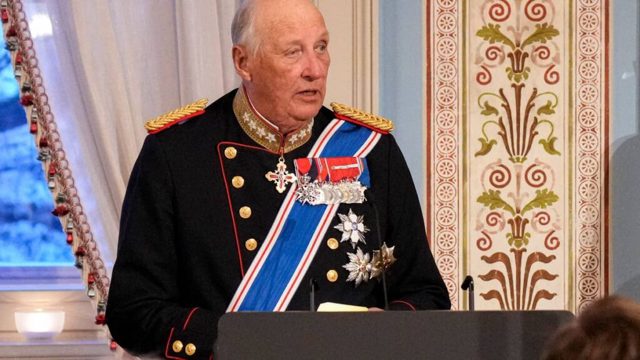 Queen Mary, Queen Maxima & more royals express ‘great sorrow’ following King Harald of Norway’s death
