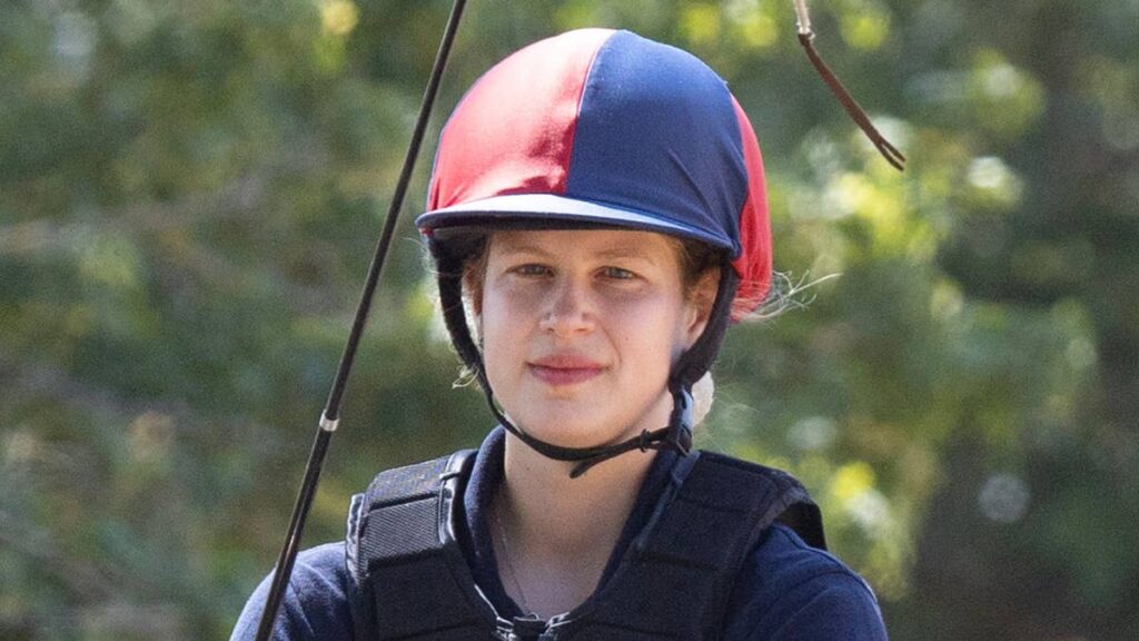 Smiling Lady Louise Windsor supported by boyfriend Felix da Silva-Clamp as she’s pictured after university graduation