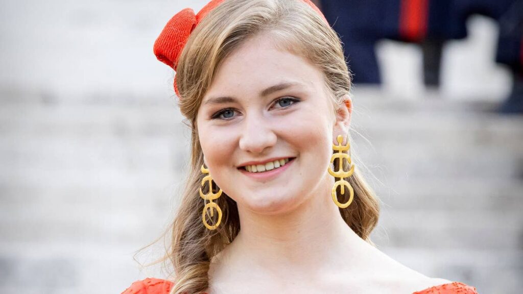Princess Elisabeth just wore a risque version of Meghan Markle’s ‘farewell’ dress