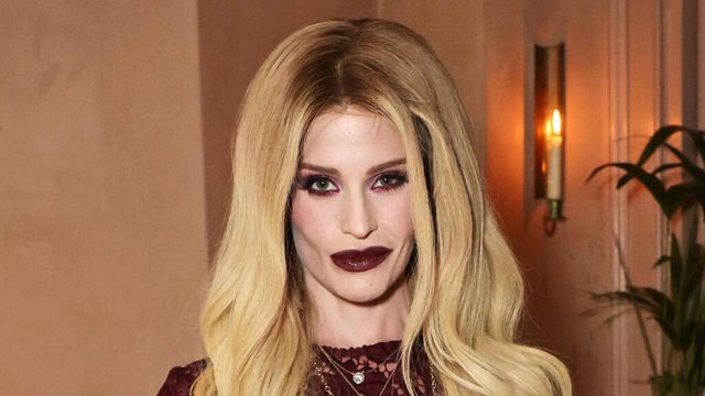 Kelly Osbourne wows in vampy new look in latest appearance