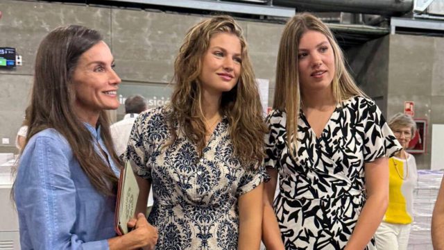 Queen Letizia turns heads with flowy blouse in outing with Princess Leonor and Infanta Sofia