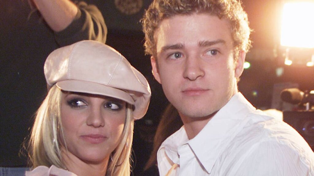 The famous Hollywood exes who act like they never existed