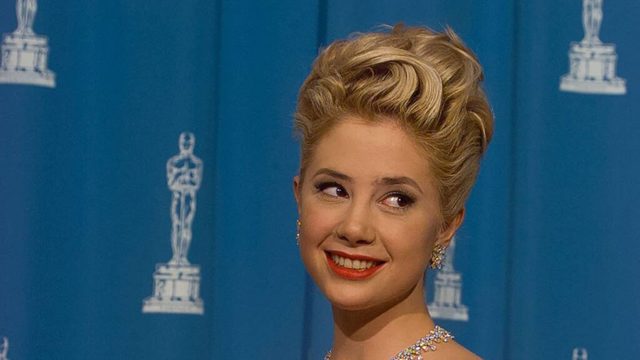 ’90s star Mira Sorvino looks ageless decades after Romy and Michele’s High School Reunion as she turns 59