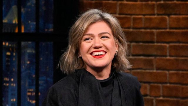 Kelly Clarkson talks ‘romantic date night’ as fans comment on connection with The Voice co-star