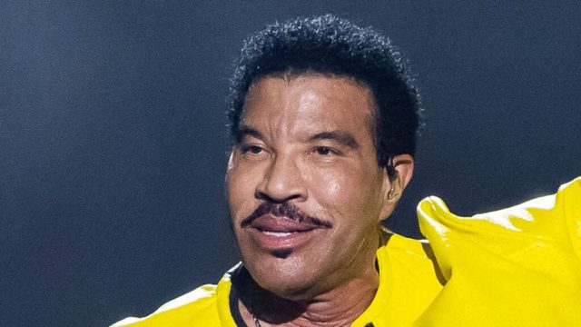 Lionel Richie, 77, hospitalized in ICU after suffering second health crisis in two months