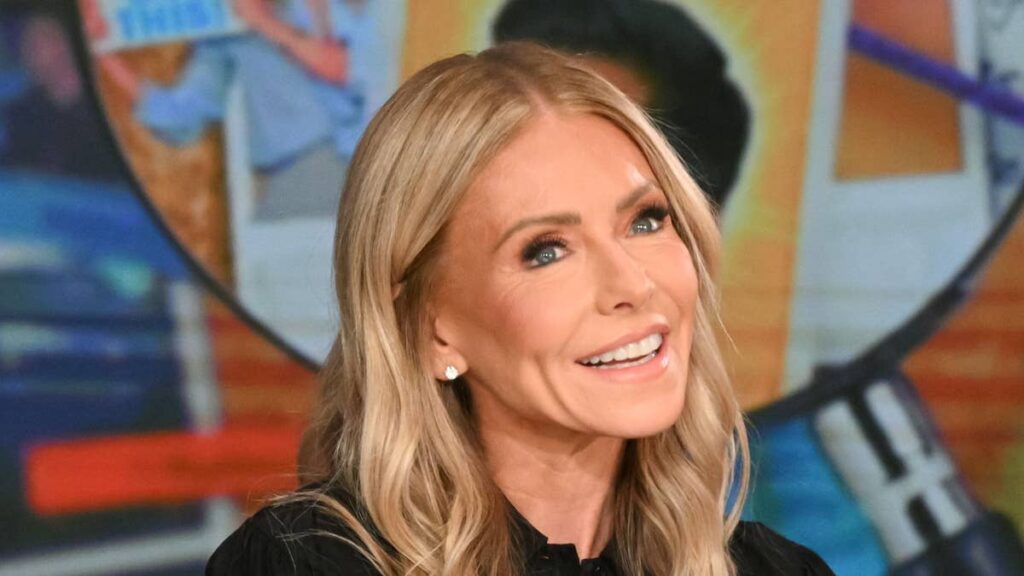 Kelly Ripa reveals the “bad habit” that forced her off Live for weeks