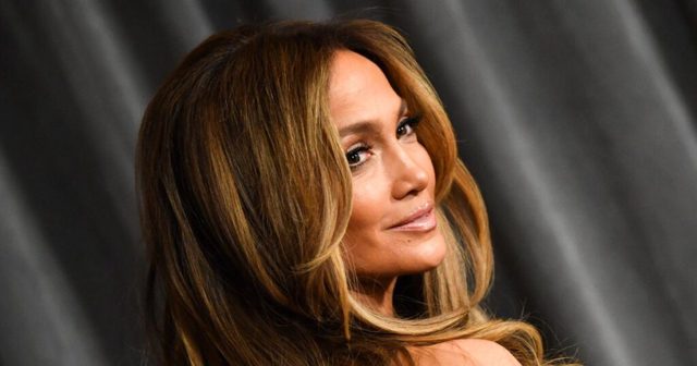 Jennifer Lopez Solved Our Transitional Wardrobe Woes With a Crisp, $36 Shirtdress Style