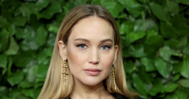 Jennifer Lawrence Wore This Casual-Cool ‘Slipper’ Shoe With Jeans — And Honestly, We’re Sold on the Comfy Look