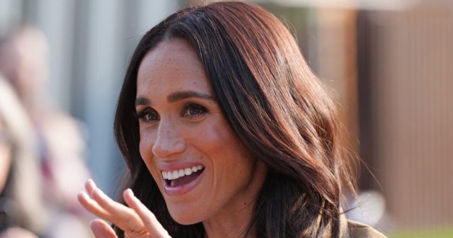 Not Chelsea Boots! Meghan Markle’s Wore This Rich-Girl Fall Shoe Style — And Honestly, We’re Sold
