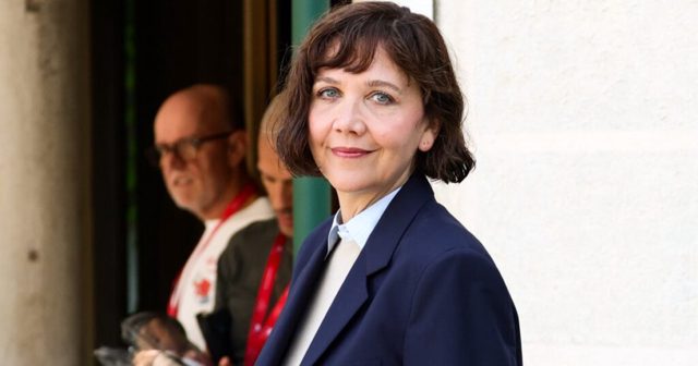 Maggie Gyllenhaal’s Rich-Looking Navy Blazer Is So ‘City Girl Chic’ — Nail the Look for $42