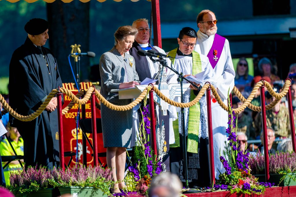 princess anne at service in skirt suit