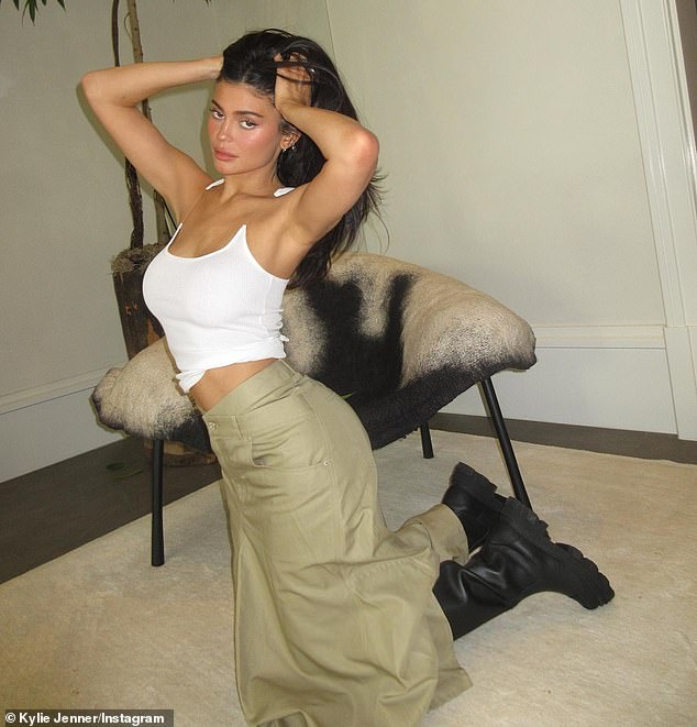 Green with envy: The 25-year-old showed off her toned arms in her Recents photo dump