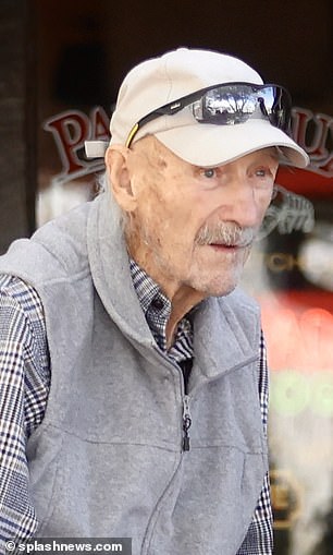 Before the dinner date, Hackman enjoyed a cup of coffee and some apple pie from a local Speedway store