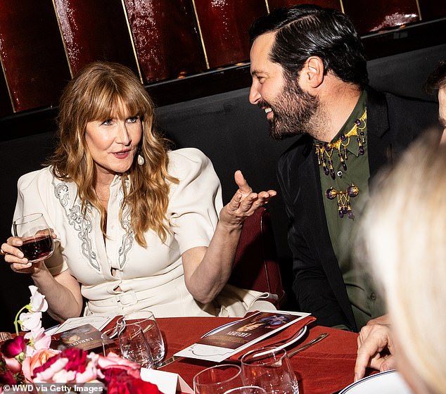 Meanwhile the hosts were seated right next to each other, and were visibly thoroughly enjoying each other's company during the tableside chitchat