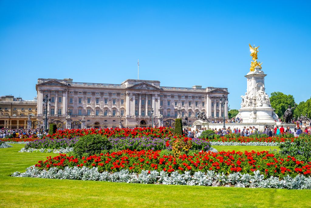 Buckingham Palace in the sunshine