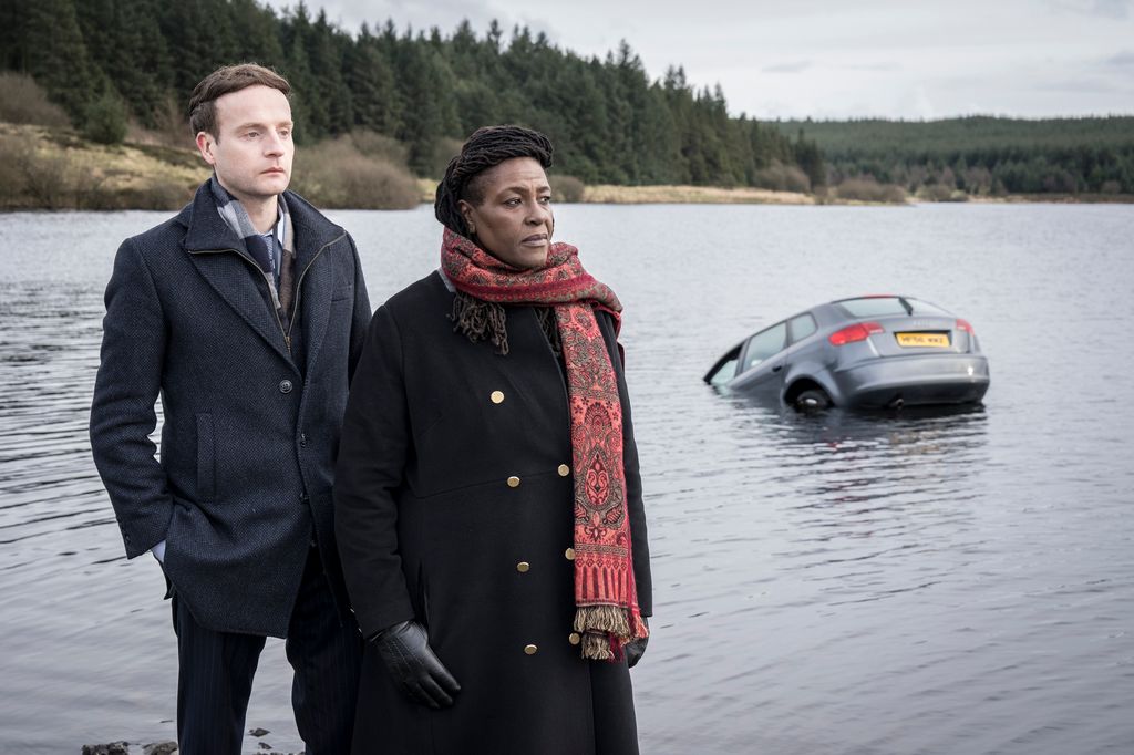 DCI Ellis (SHARON D CLARKE) and DS Chet Harper (ANDREW GOWER) in Ellis