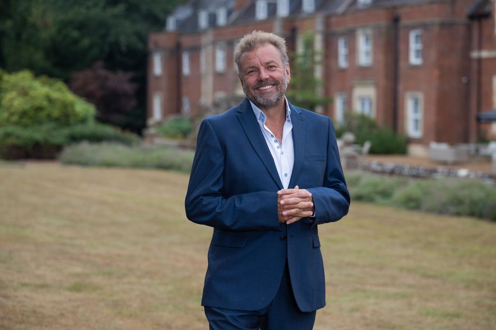 Martin Roberts on Homes Under the Hammer