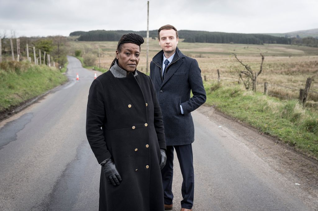 DCI Ellis (SHARON D CLARKE) and DS Chet Harper (ANDREW GOWER) in Ellis