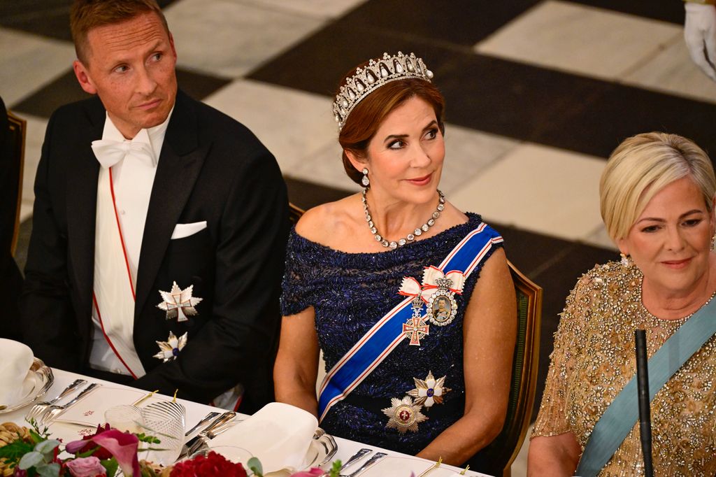 Mary was seated between President Halla Tomasdottir and her husband Bjorn Skulason