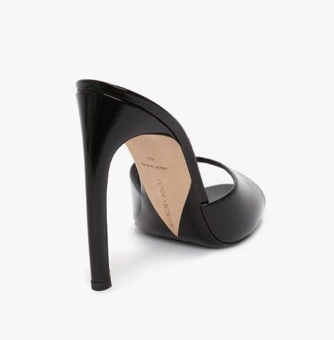 Victoria Beckham high heels in black