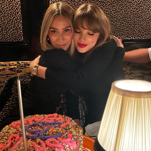 Ashley Avignone, Taylor Swift, Instagram 