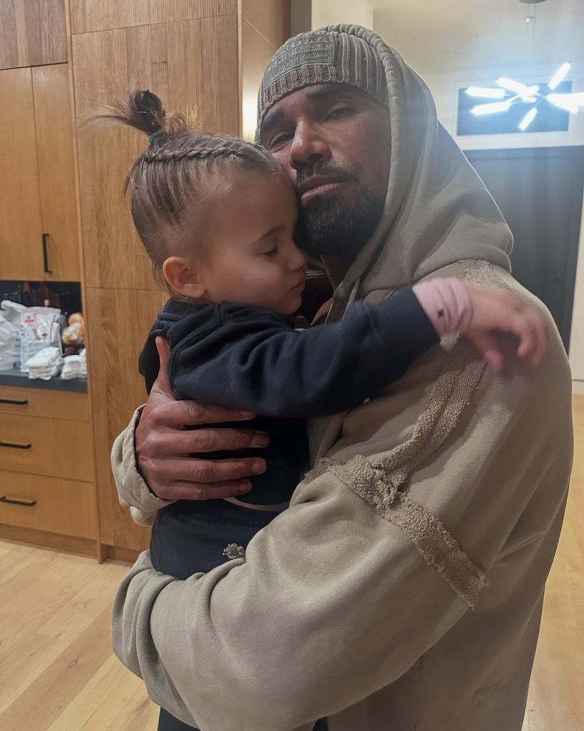 shemar moore hugging daughter frankie