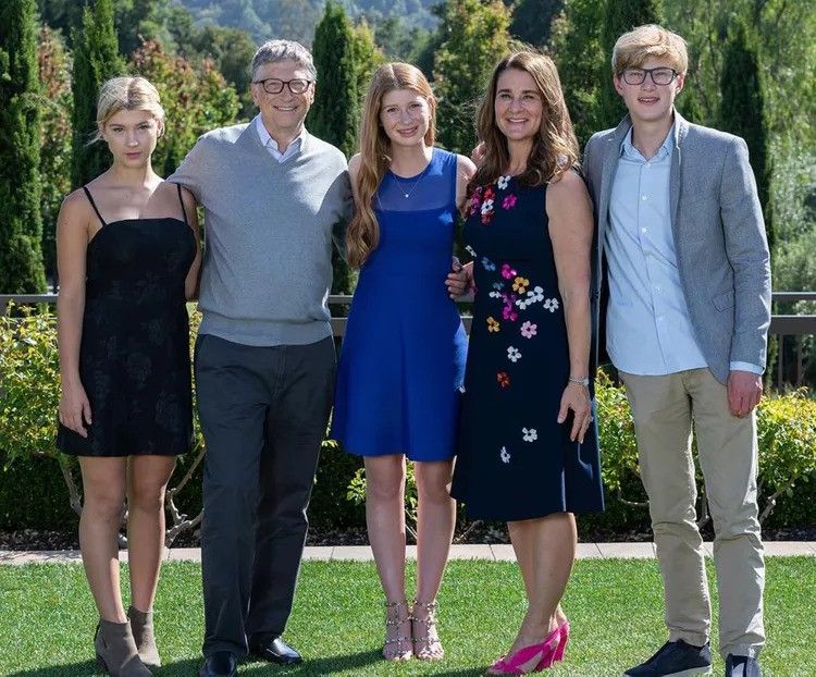 bill gates and melinda french gates with their three children