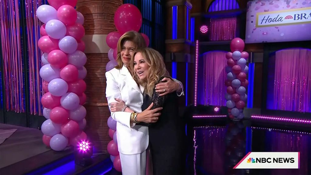 kathie lee gifford hugging hoda kotb