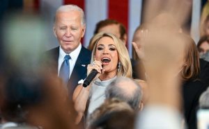 Carrie Underwood Sings A Capella After Technical Issues at Donald Trump s Presidential Inauguration 822