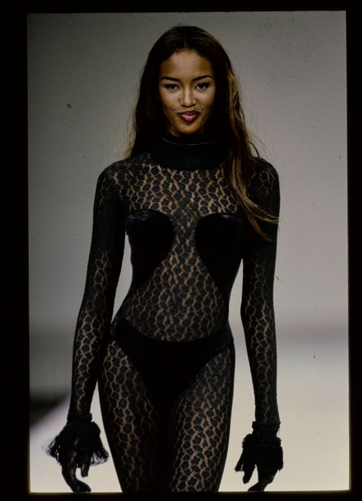 Naomi Campbell walking for Alaïa's AW 1991 runway show