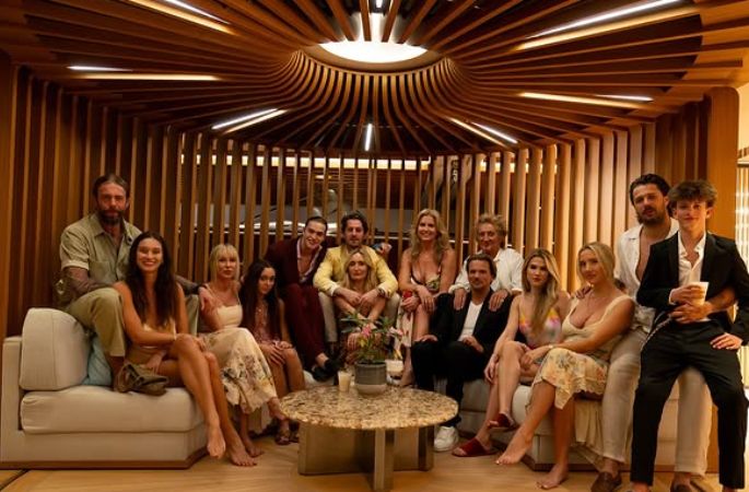 Rod Stewart and Penny Lancaster with several members of their family