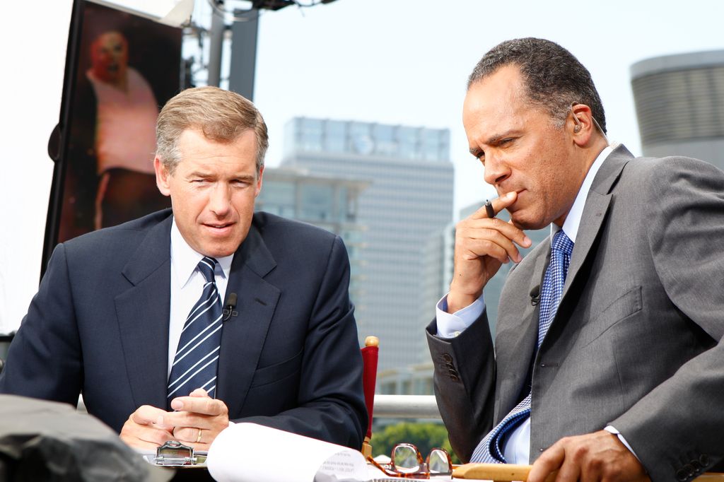 Brian Williams, Lester Holt in 2009