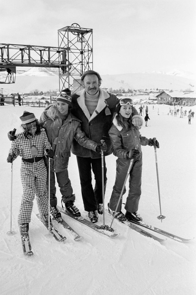 Gene Hackman with his three kids