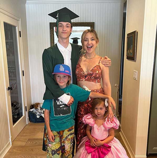 kate hudson children son graduation