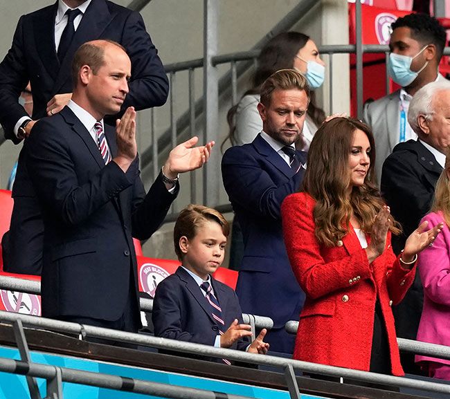 kate middleton red blazer