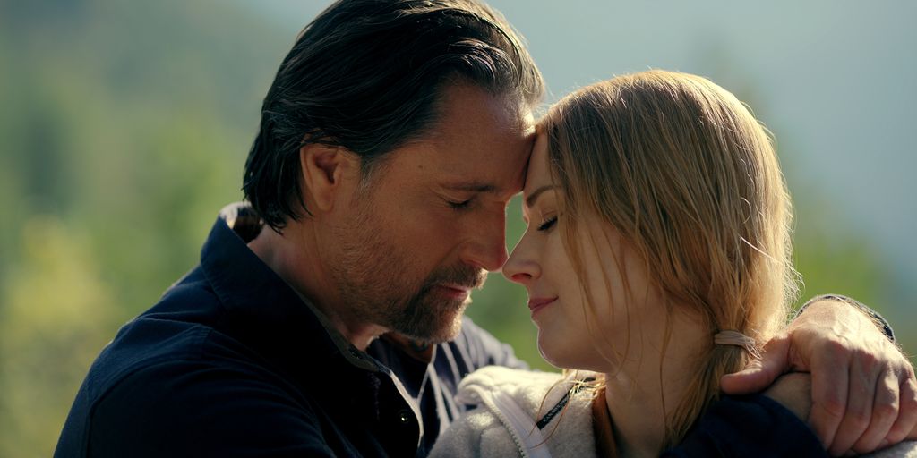 Martin Henderson as Jack Sheridan, Alexandra Breckenridge as Mel Monroe in Virgin River