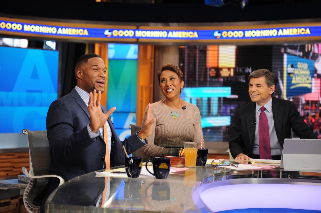 Robin Roberts and Michael Strahan in the GMA studios 