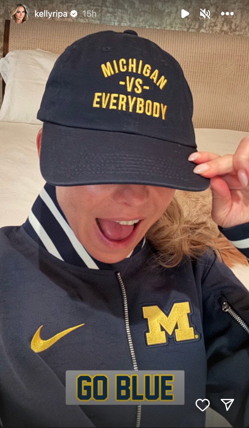 kelly ripa university of michigan hat cheering son joaquin