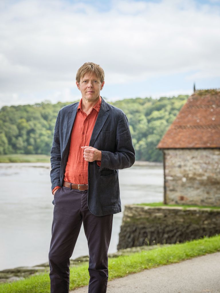 Promo shot of Kris Marshall as DI Humphrey Goodman