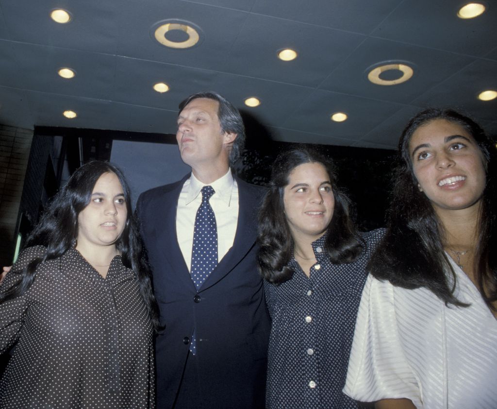Alan Alda and daughters Elizabeth Alda, Eve Alda and Beatrice Alda in 1979