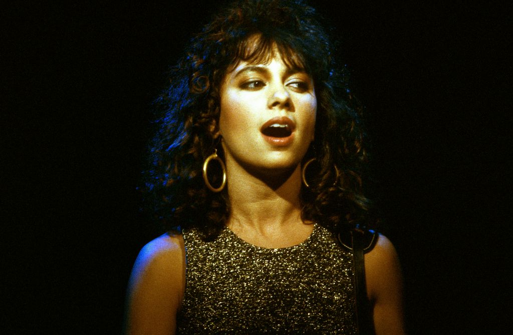 Susanna sings on stage in Los Angeles, California, circa 1985. 
