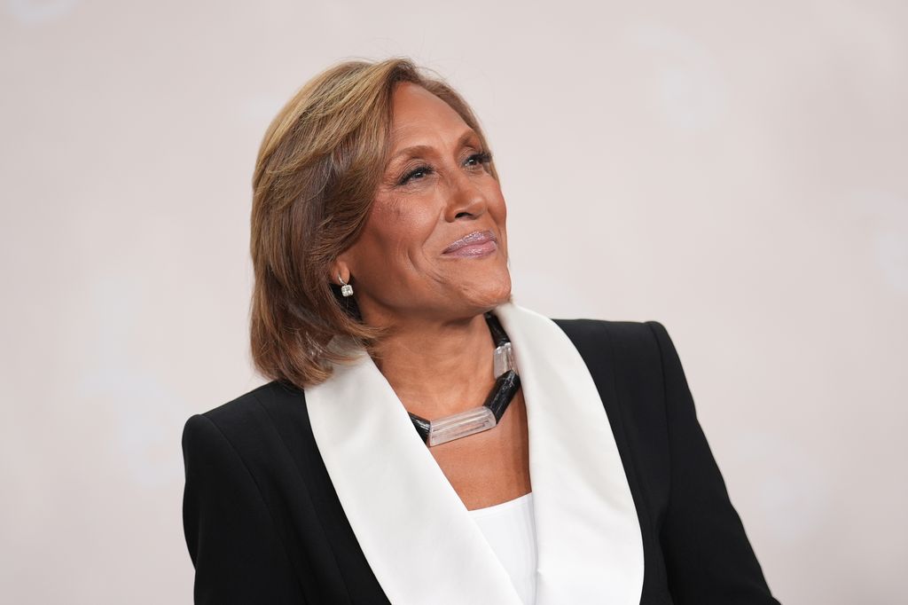Robin Roberts in black and white blazer
