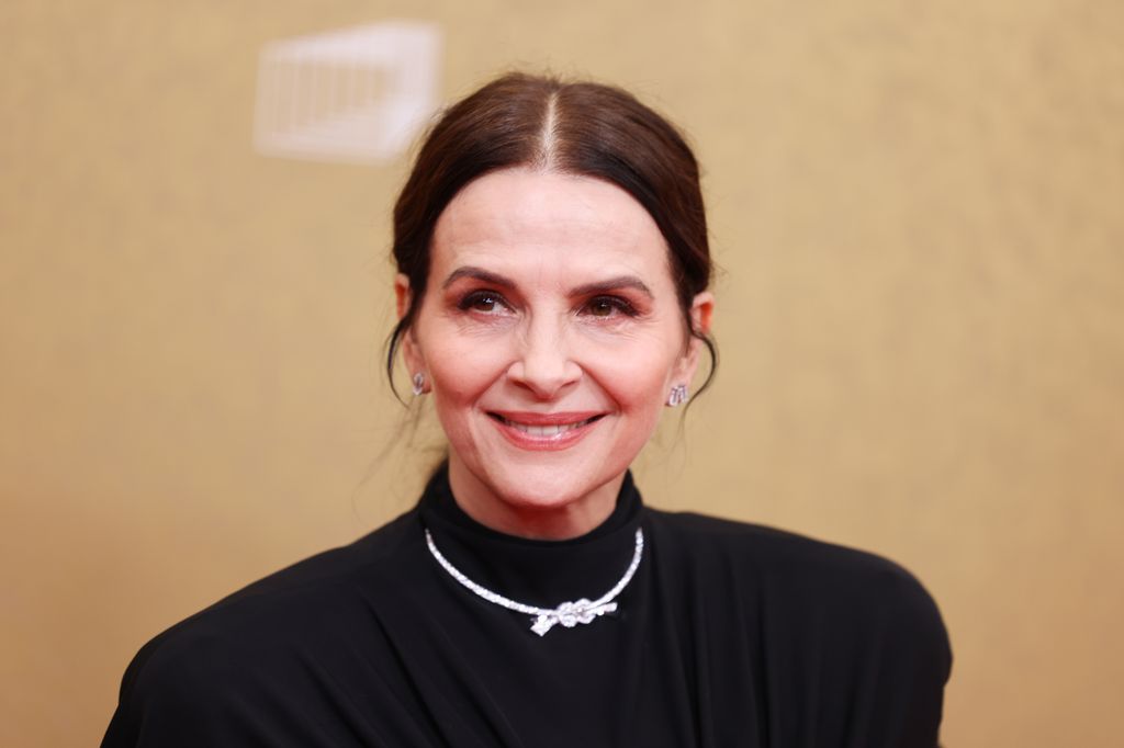 Juliette kept her look elegant and simple