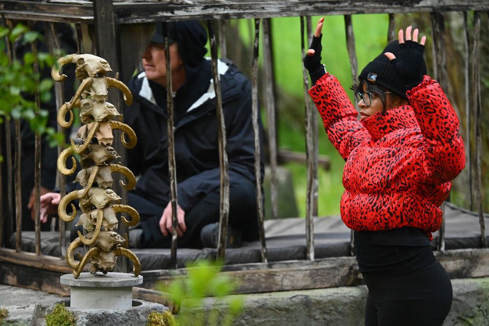 Two contestants during season 4 of The Traitors