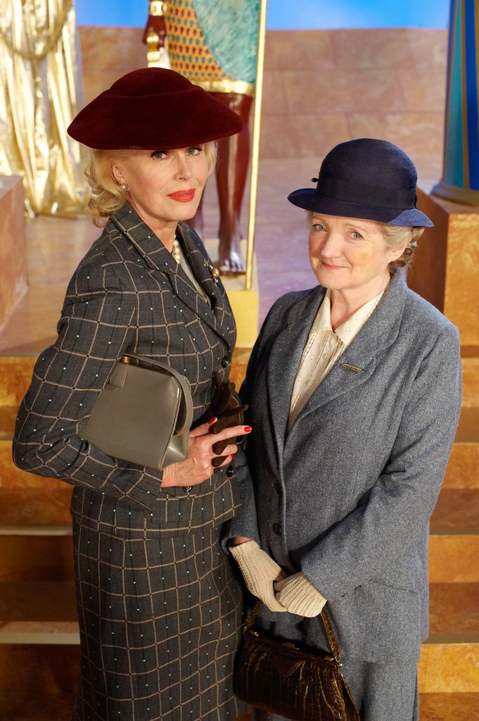 Joanna Lumley, Julia McKenzie in Miss Marple