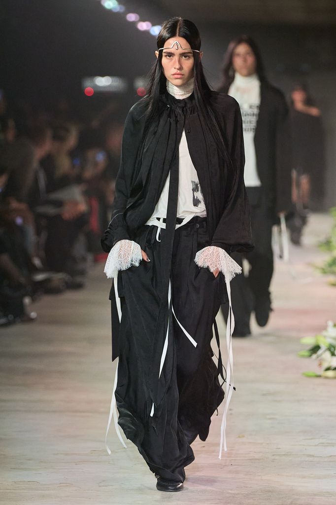 ann demeulemeester model on runway