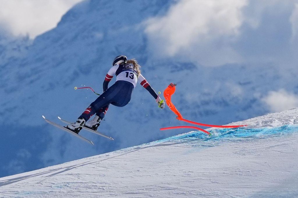 Lindsey Vonn skiing 